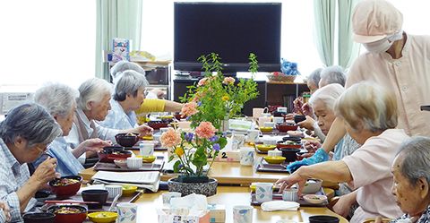 写真:食事